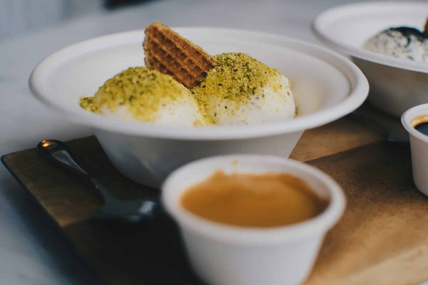 How do you prepare a classic italian affogato?